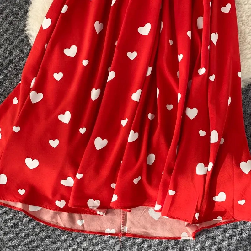 French Love Pattern Dress V-neck Short Sleeved Waist Cinching Dress Elegant Knee Length Dress with a Large Swing