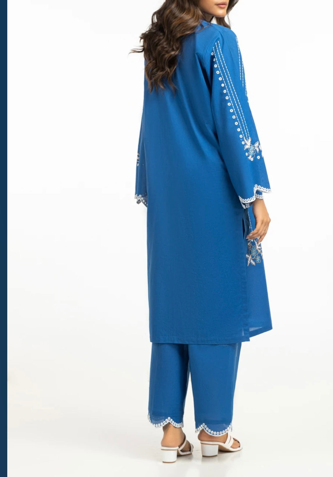 Gul-Ahmed - Original Pakistani 3 PCS Cambric Embroidered Shirt, Trouser And Cotton Silk Dupatta