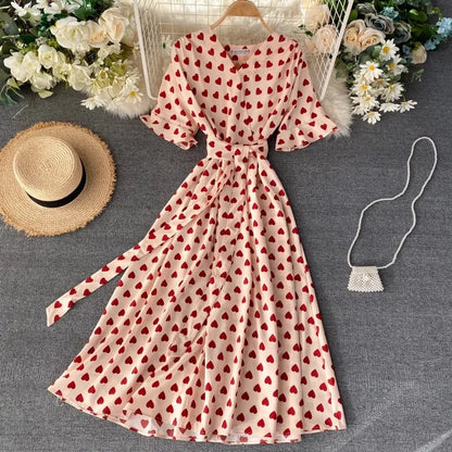 French Love Pattern Dress V-neck Short Sleeved Waist Cinching Dress Elegant Knee Length Dress with a Large Swing